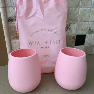 🍷Set of 2 silicone wine glasses🍷